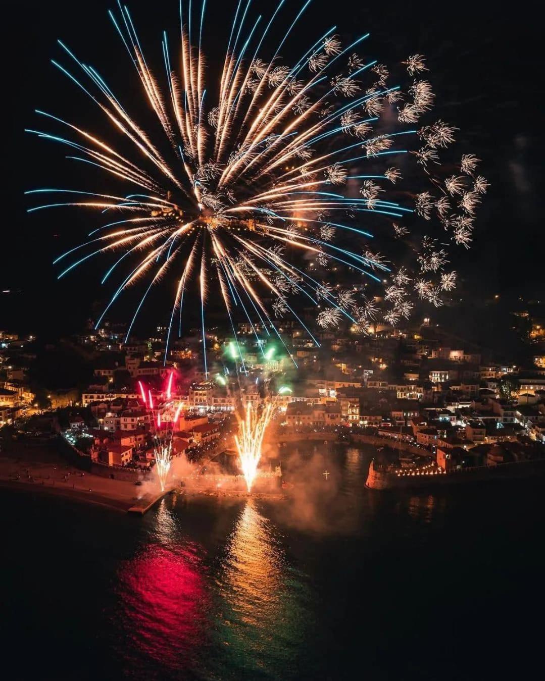 Nafpaktos Studio In Port Ιι Dış mekan fotoğraf